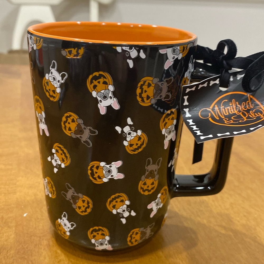 NWT.  Winifred and Lily, 20oz., ceramic mug.